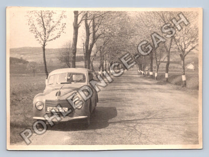Stará fotografie Offenbach automobil na aleji (BM26388)