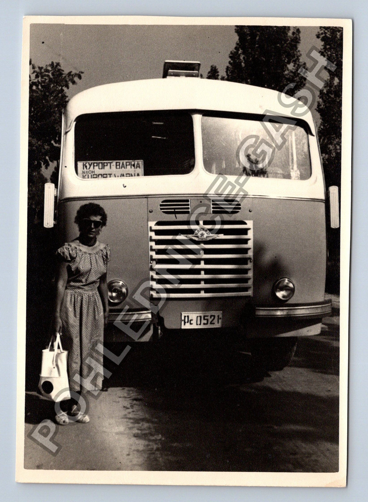 Stará fotografie Bulharsko Varna žena u autobusu (BM26389)