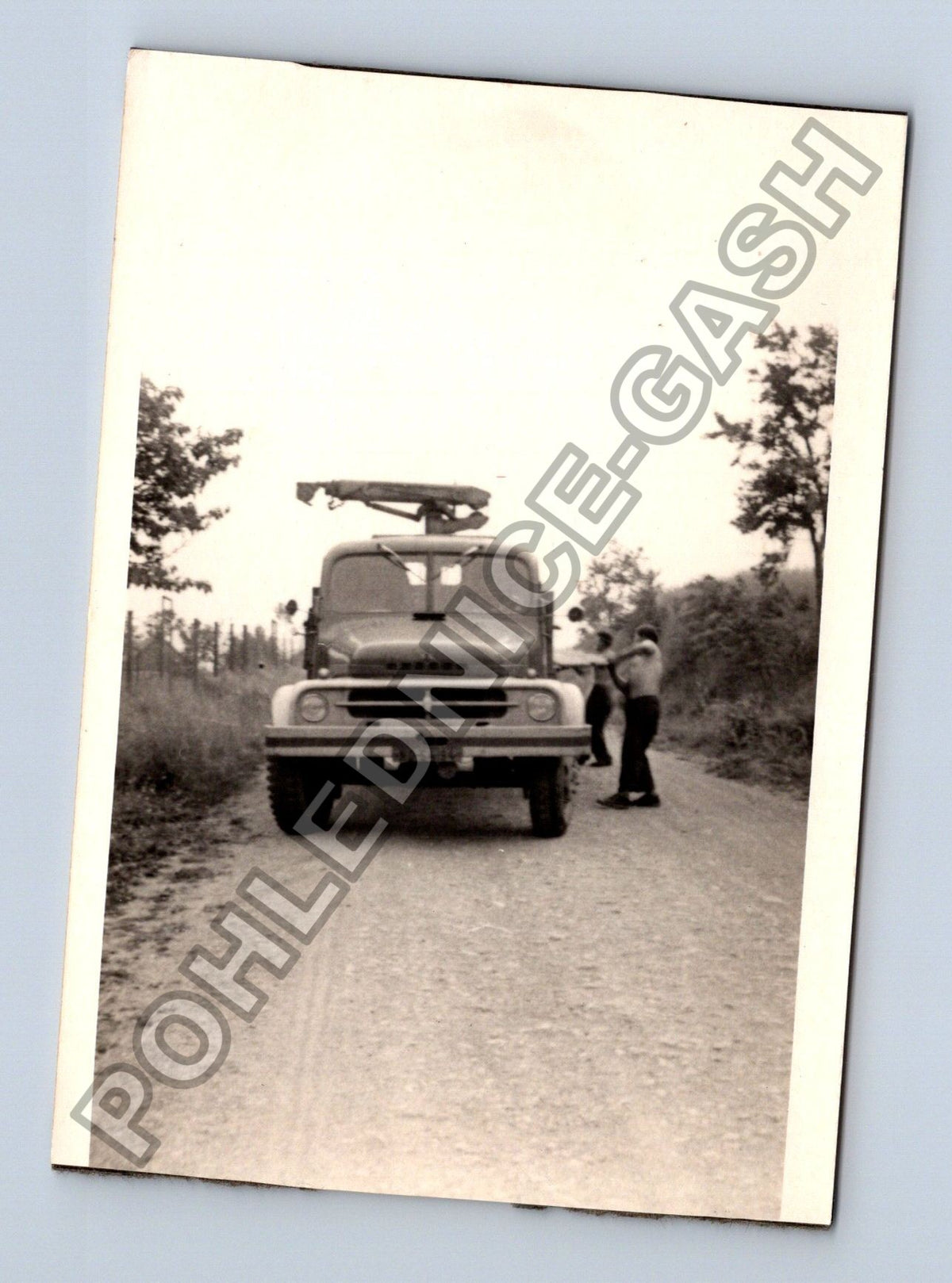 Stará fotografie nákladní automobil na cestě 1961 (BM26423)