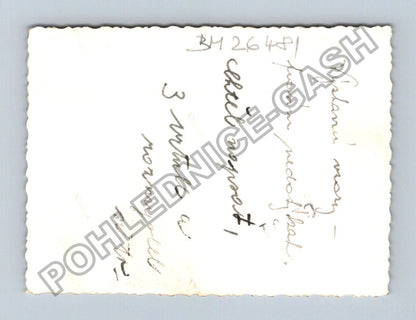 Stará fotografie Žďár nad Sázavou lidé u expozice (BM26481)