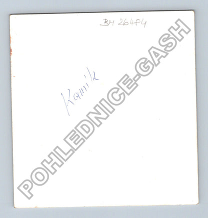 Stará fotografie žena na skútru s helmou (BM26484)