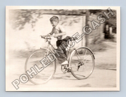 Stará fotografie chlapec na jízdním kole (BM26487)