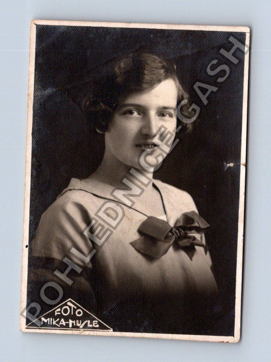 Stará fotografie portrét mladé ženy (BM26723)