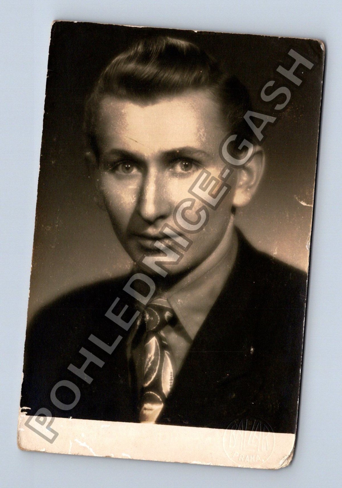 Stará fotografie mladý muž portrét (BM26745)