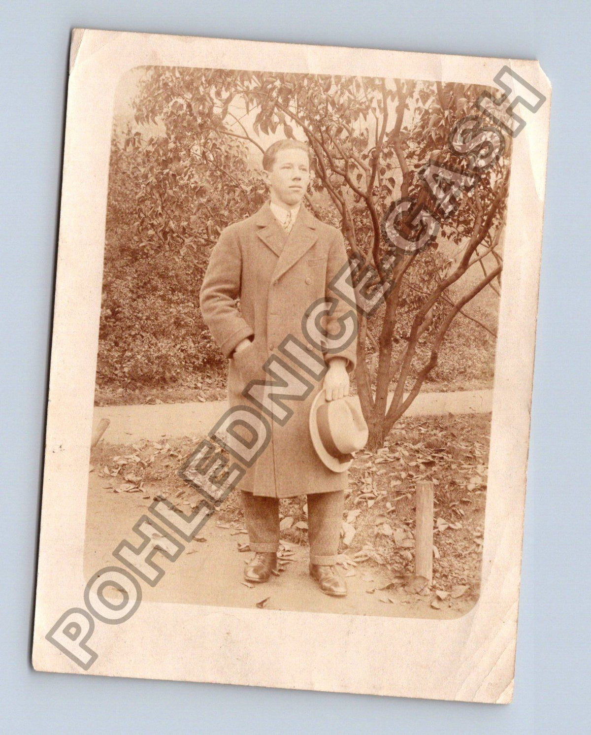 Stará fotografie muž v kabátu s kloboukem (BM26750)