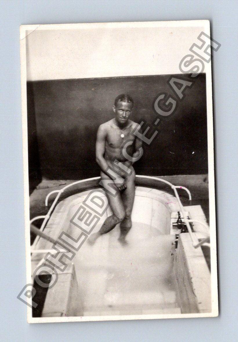 Stará fotografie muž v lázni (BM26755)