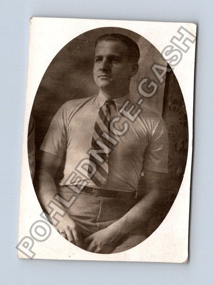 Stará fotografie mladý muž v obleku s kravatou (BM26756)
