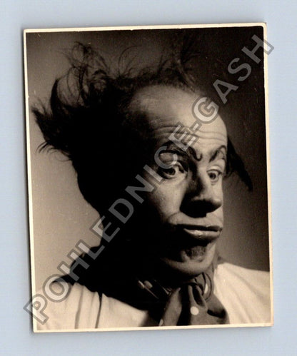 Stará fotografie muže s výrazným obličejem (BM26775)
