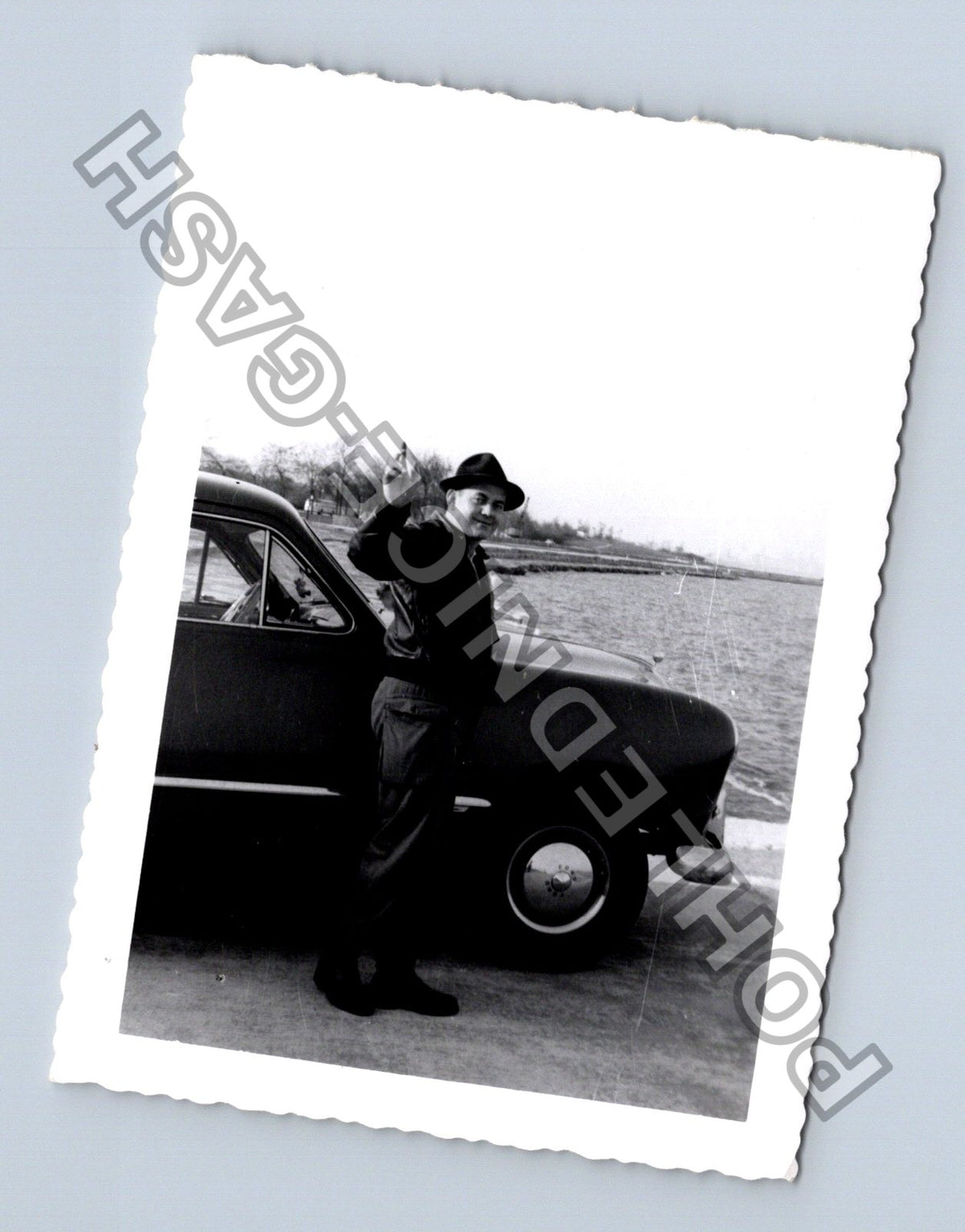 Stará fotografie Chicago muž u auta 1954 (BM26834)
