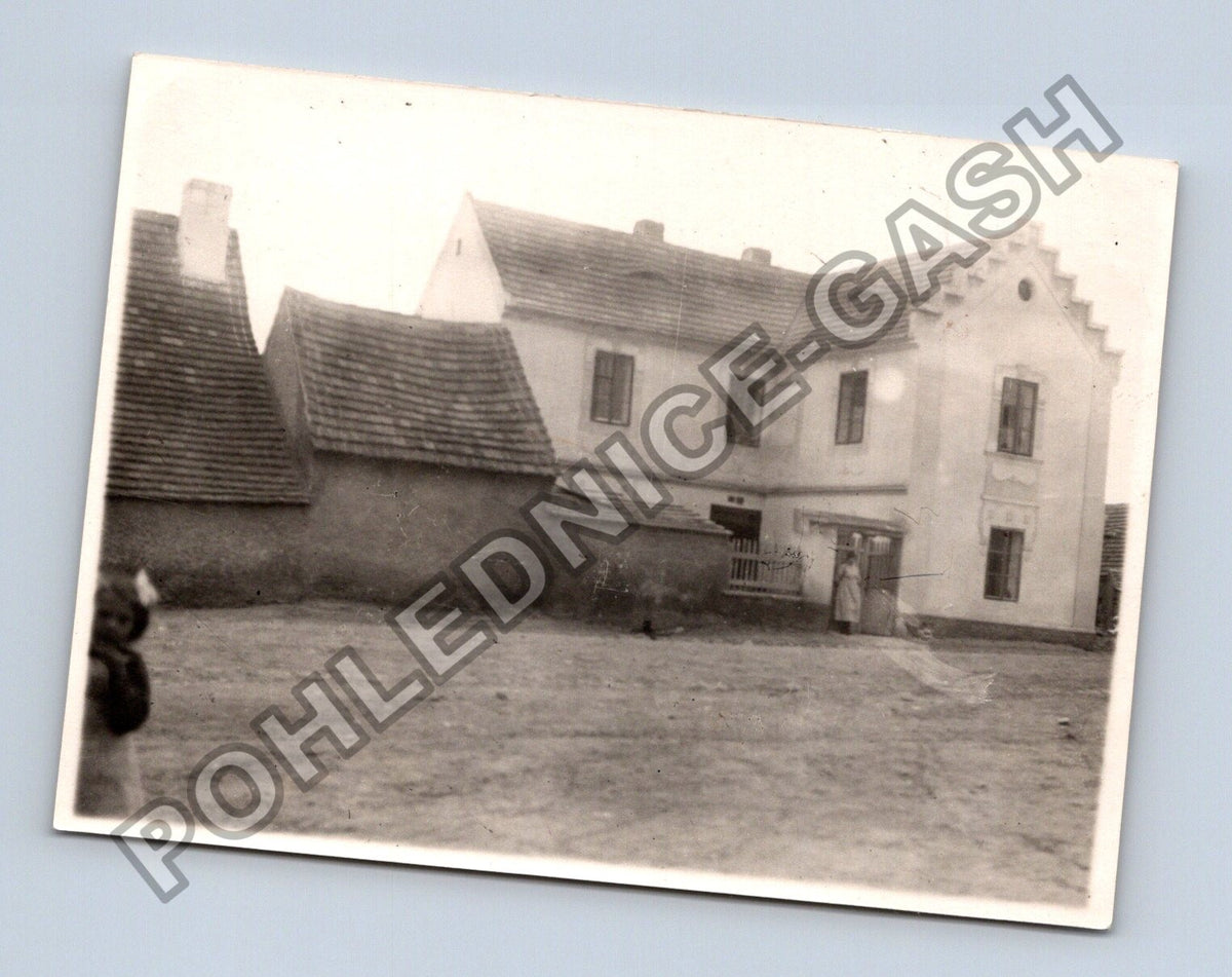 Stará fotografie selský dvůr venkovská architektura (BM26856)