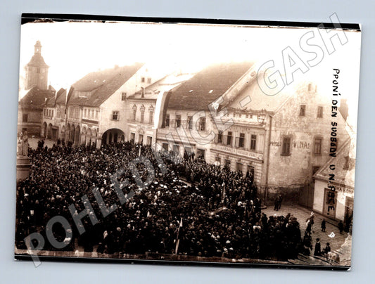 První den svobody v NOVÁ PAKA (M10148)