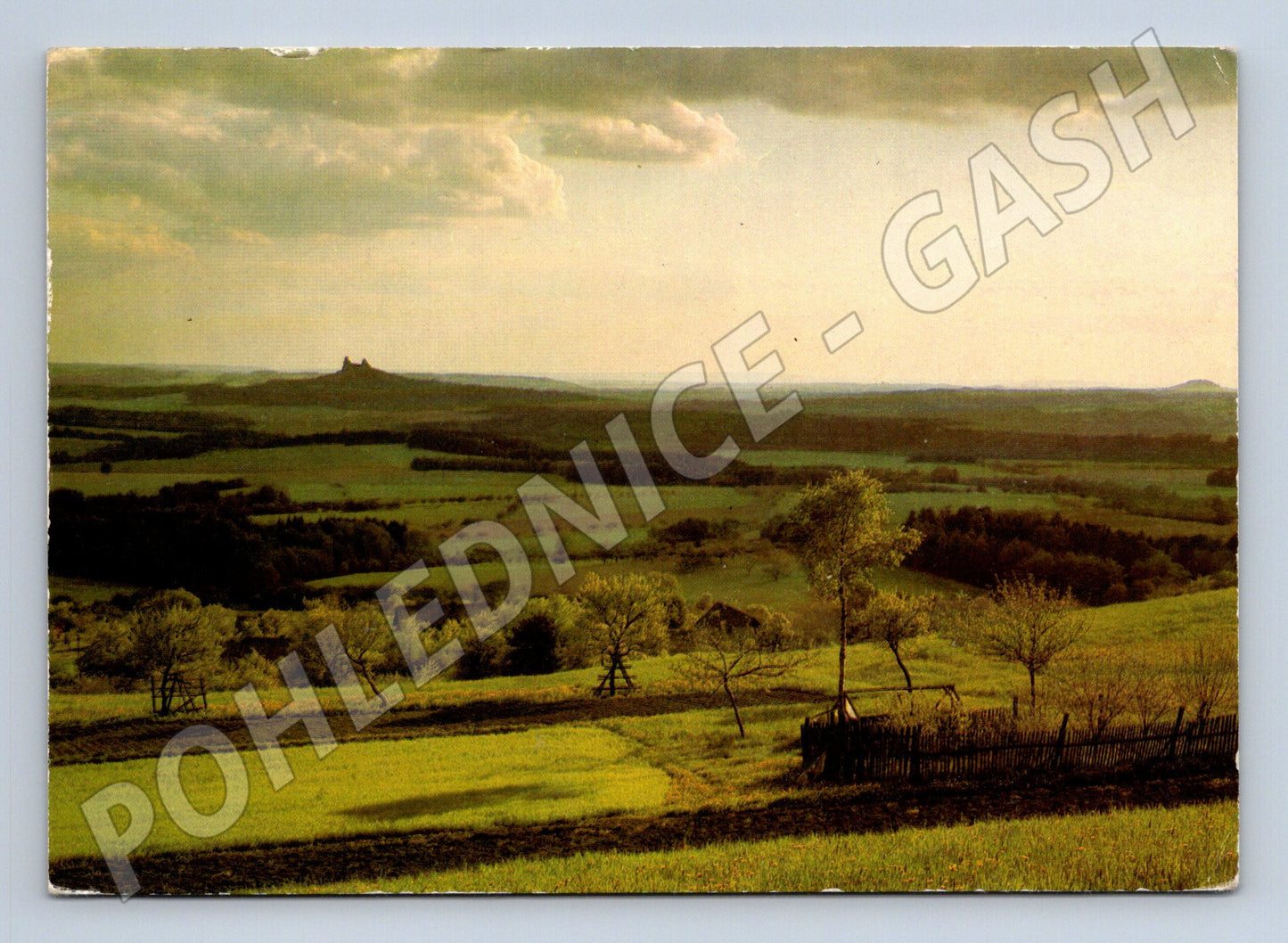 Pohlednice česká krajina s hradem (M10568)