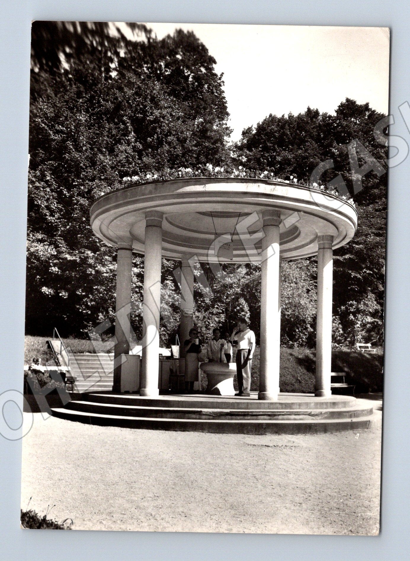 Pohlednice Luhačovice pramen Ottovka (M10731)