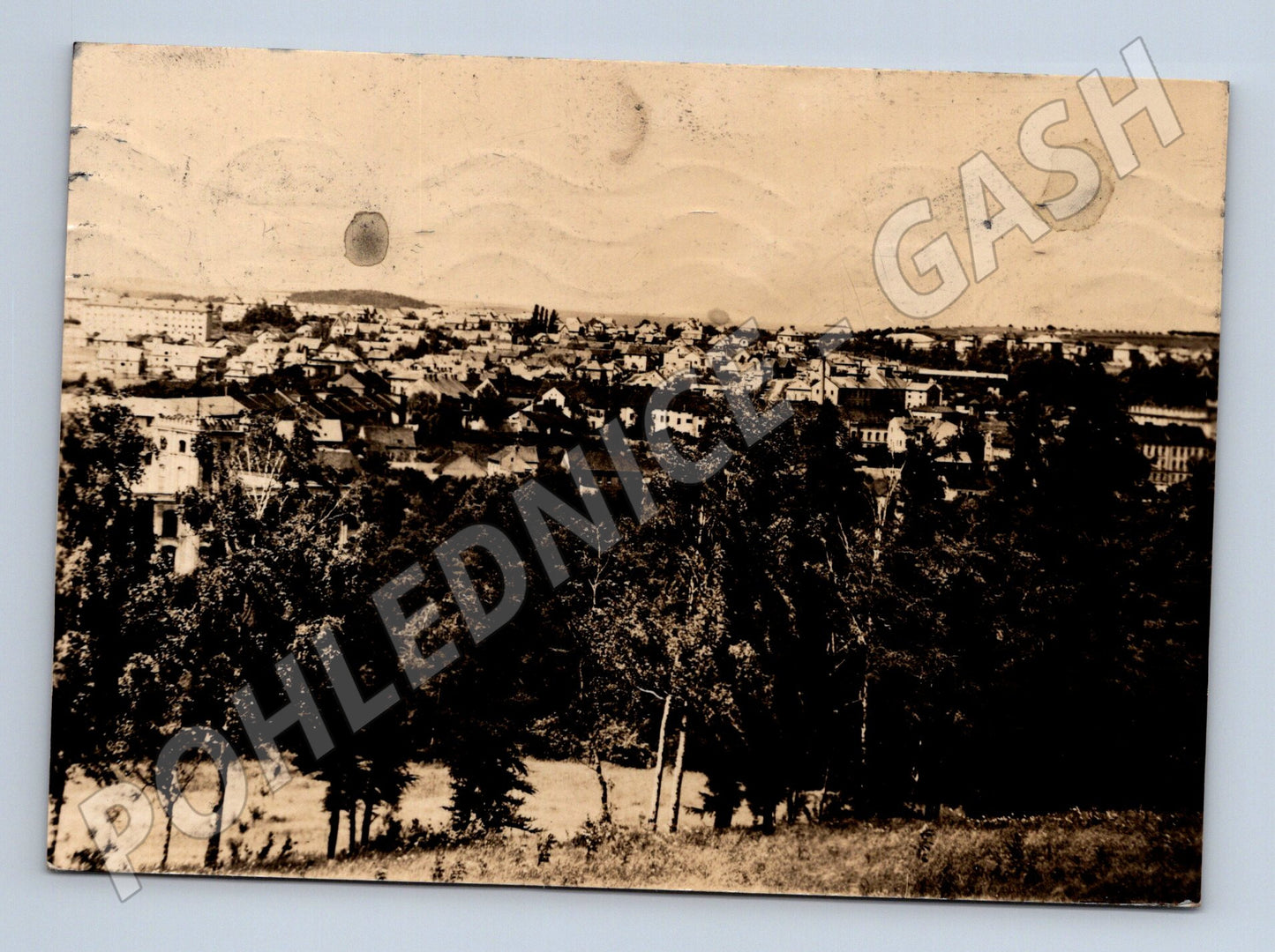 Pohlednice Starobylé město – černobílý pohled (M10797)