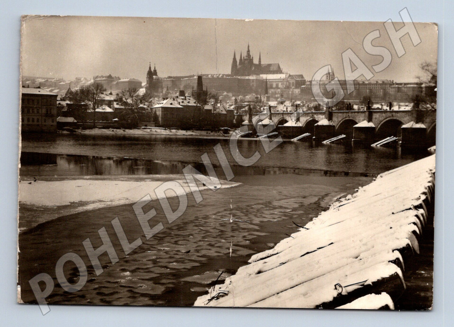 Pohlednice Pražský hrad a Karlův most v zimě (M11019)