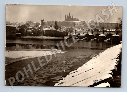 Pohlednice Pražský hrad a Karlův most v zimě (M11019)