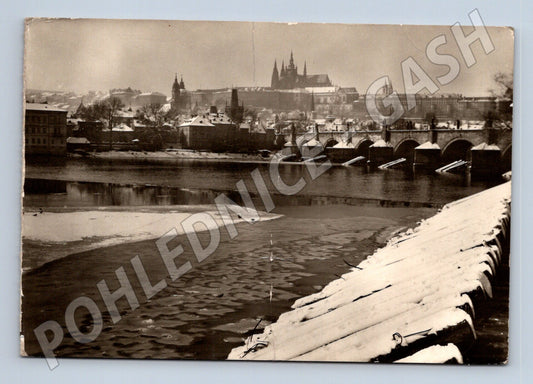 Pohlednice Pražský hrad a Karlův most v zimě (M11019)