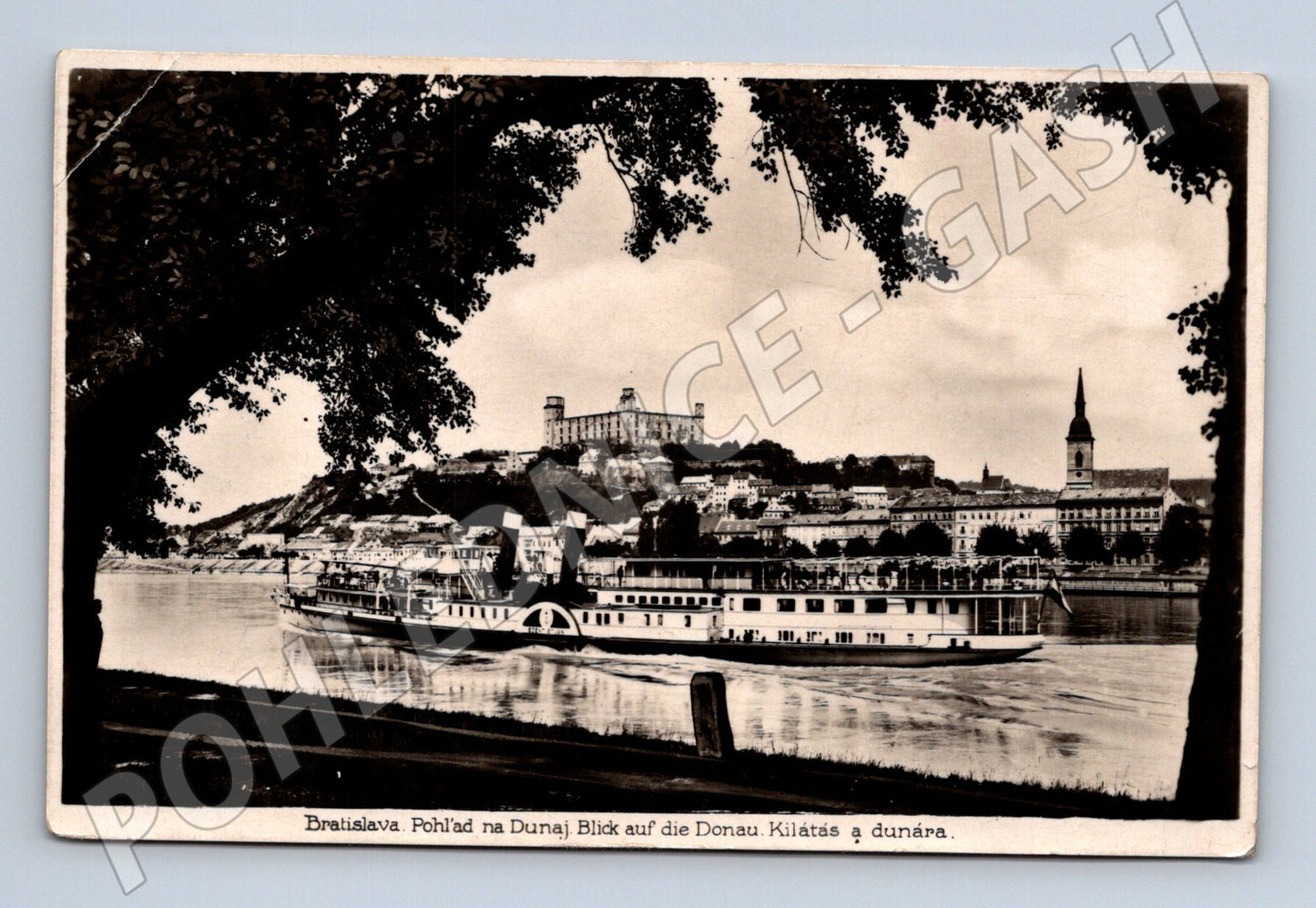 Pohlednice Bratislava, Dunaj – parník a hrad (M11659)