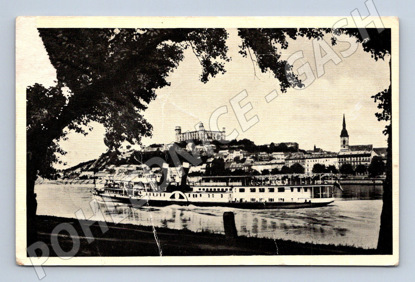 Pohlednice Bratislava - parník na Dunaji, hrad (M11699)