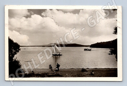 Pohlednice Máchovo jezero plachetnice a parník čb (M12906)