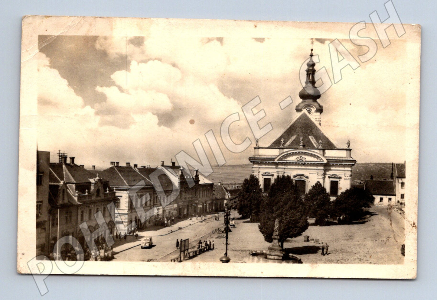 Pohlednice Uherský Brod náměstí ČSR (M13006)