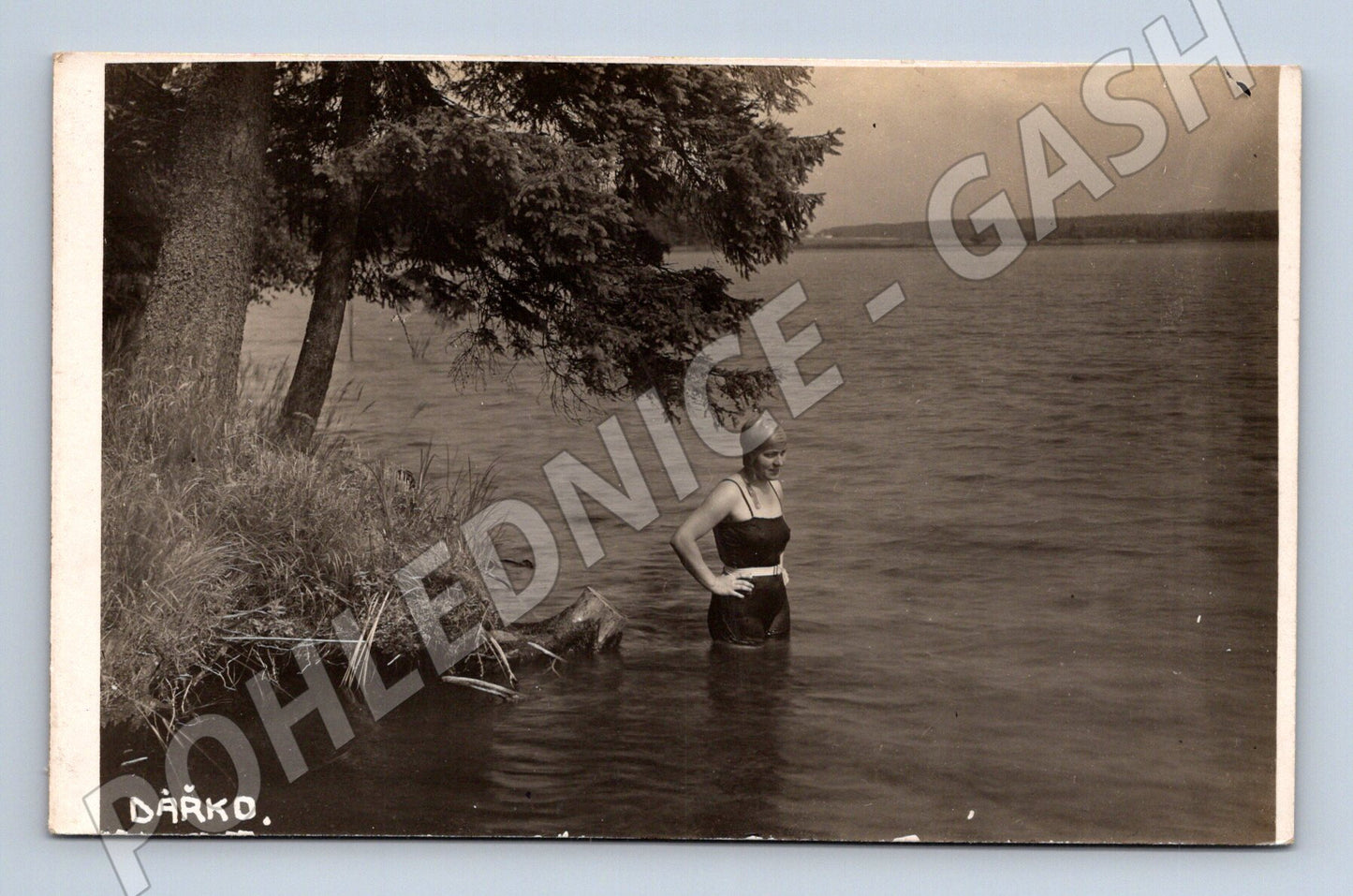 Pohlednice žena u jezera (M13084)
