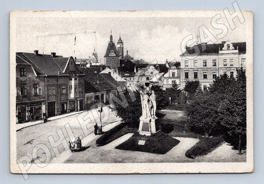 Pohlednice Domažlice náměstí a socha (M13172)