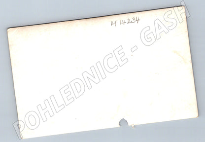 Pohlednice muž ve vojenské uniformě – černobílá (M14234)