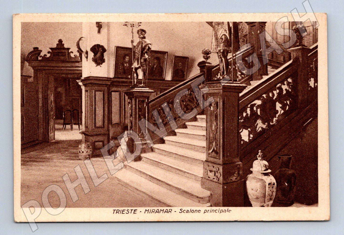 Pohlednice Trieste Miramare – hlavní schodiště (M15582)