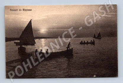Pohlednice Riccione – loďky na vodě, večer (M15641)