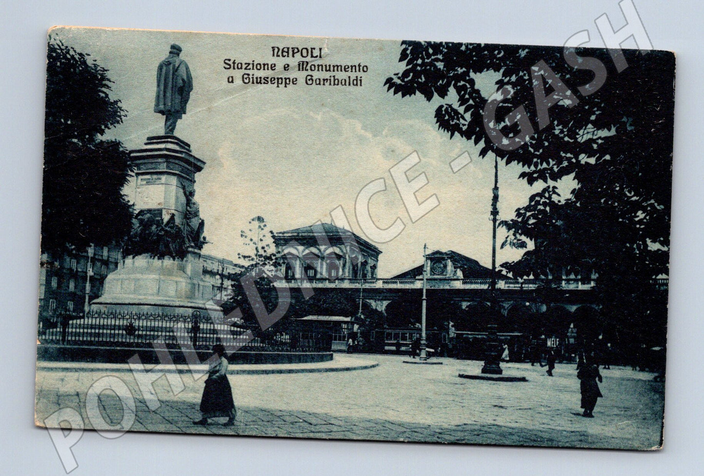 Pohlednice Neapol – nádraží + pomník Garibaldi (M15642)