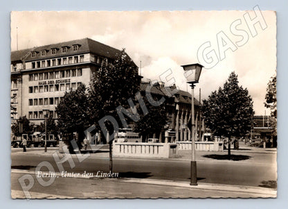 Pohlednice Berlín Unter den Linden DDR Haus der Schweiz (M16485)