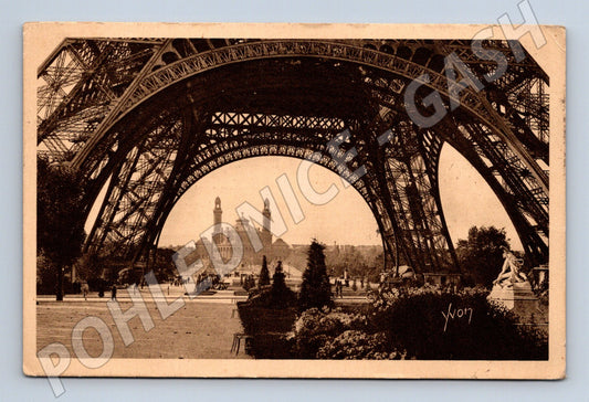 Pohlednice Paříž Eiffelova věž 1945 (M16926)