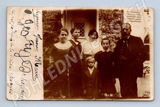 Pohlednice Francie rodinná foto psaná (M16987)