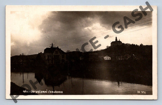 Pohlednice Náchod večerní červánky zámek 1926 (M1732)