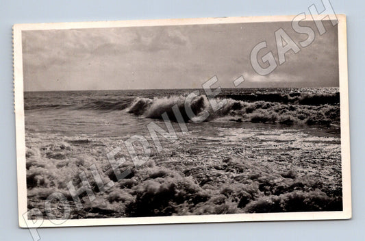Soči 1961 bouřlivé moře sovětská pohlednice se známkou (M17883)
