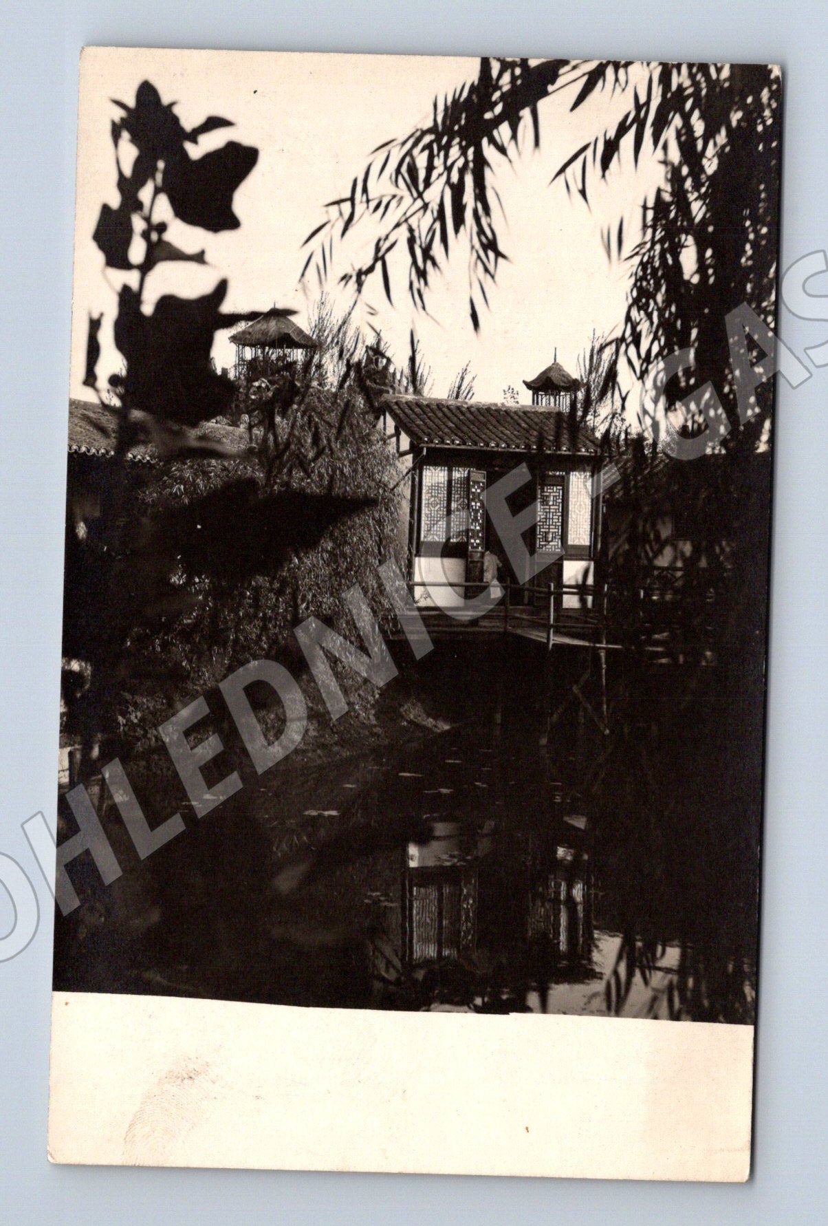 Pohlednice Japonsko tradiční vila černobílá (M18230)