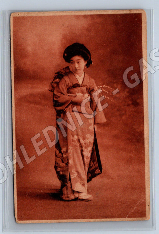 Pohlednice Japonsko žena v kimonu zač. 20. st. (M18258)