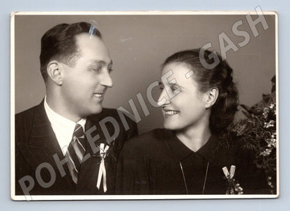 Pohlednice portrét dvojice 40 50 léta čb (M18335)