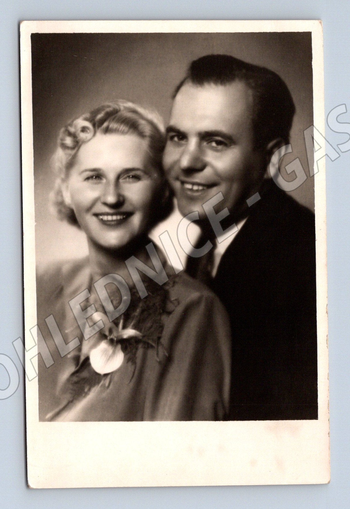 Pohlednice portrét muž a žena Praha (M18359)