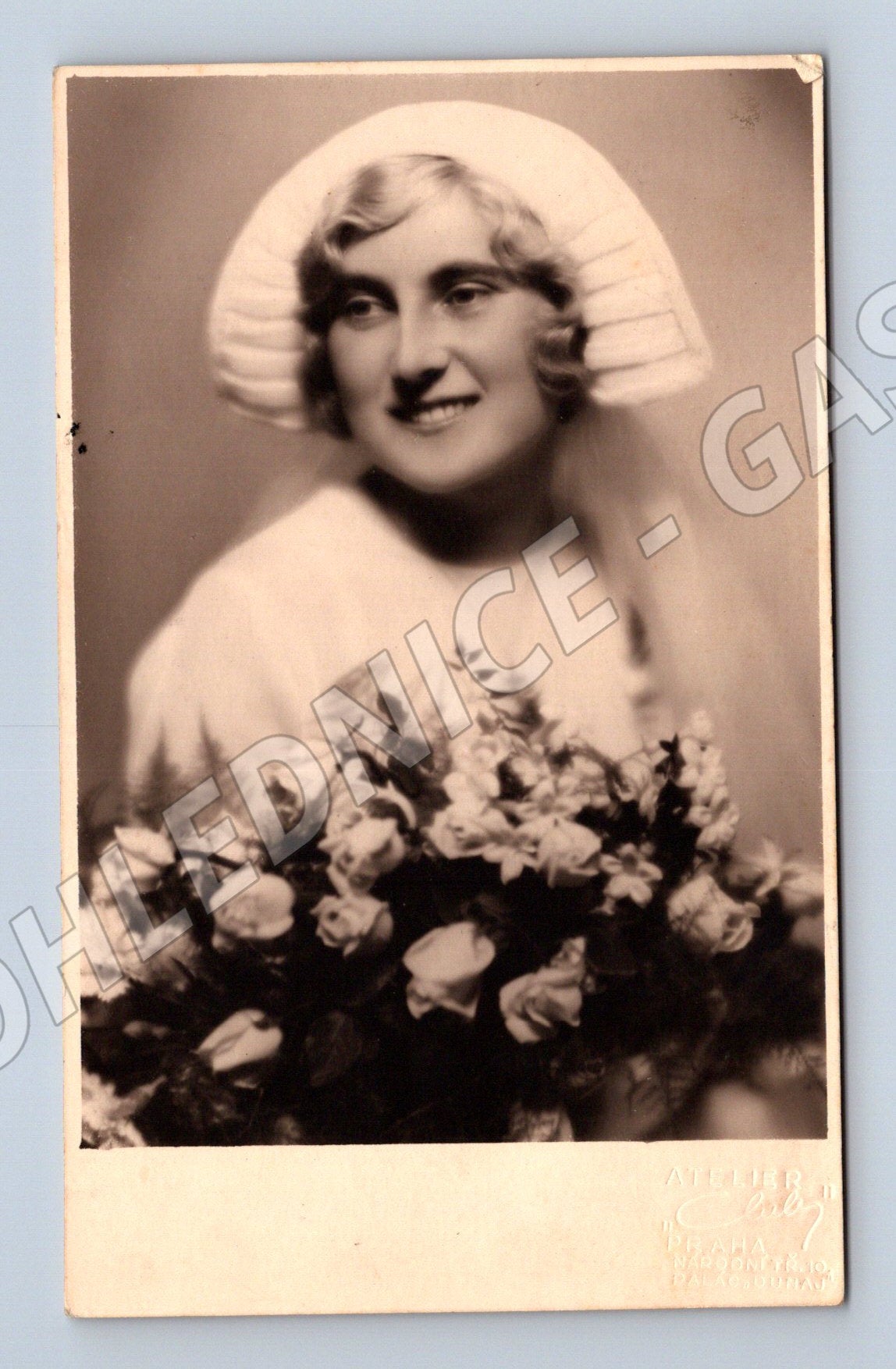 Pohlednice herečka květiny Ostrava (M18363)