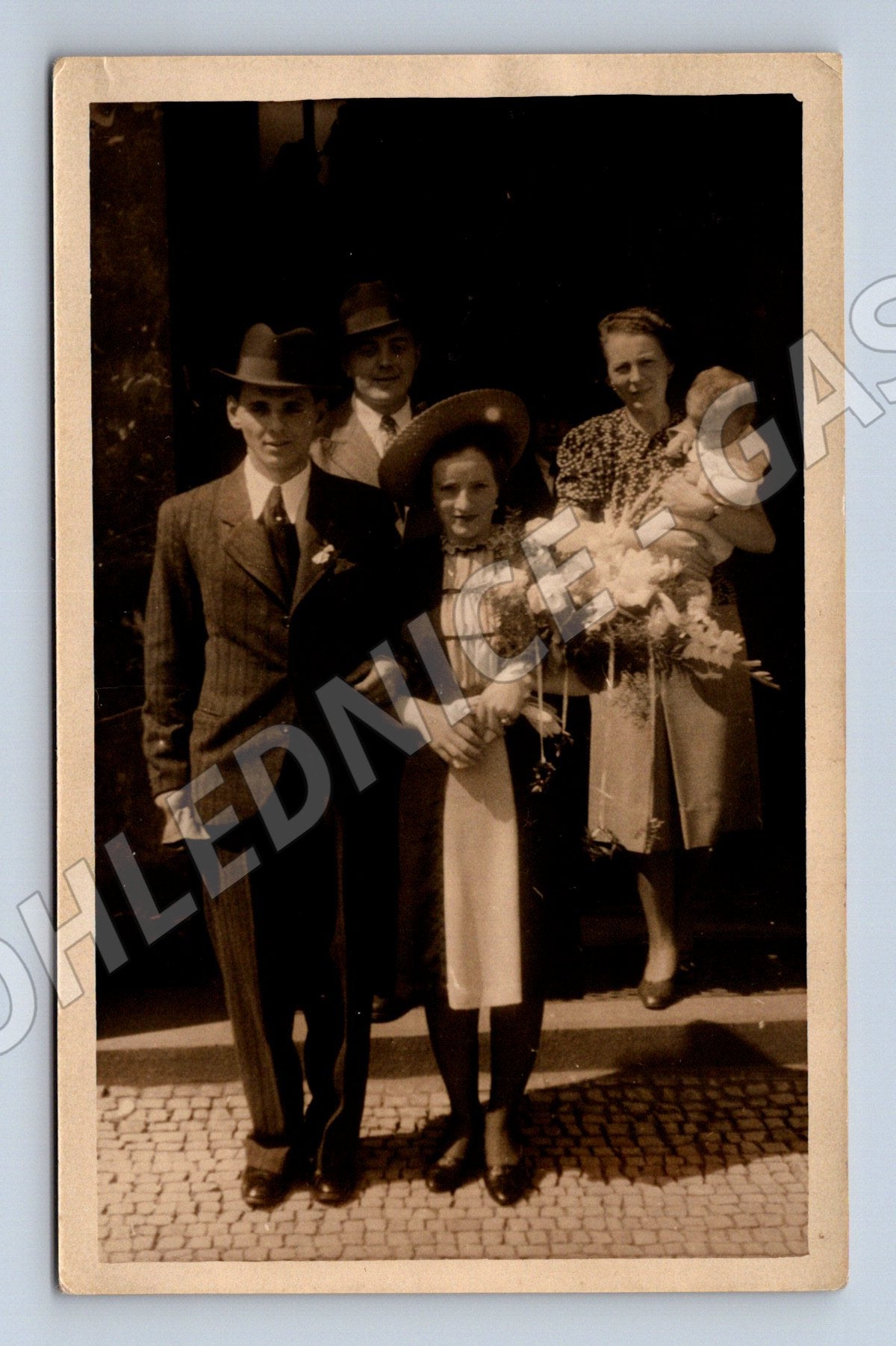 Pohlednice skupina lidí Foto Krátký Praha (M18369)