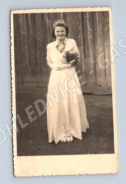 Pohlednice portrét žena slavnostní šaty (M18390)