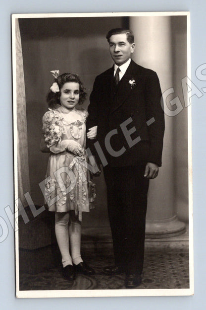 Pohlednice muž a dívka portrét čb (M18399)