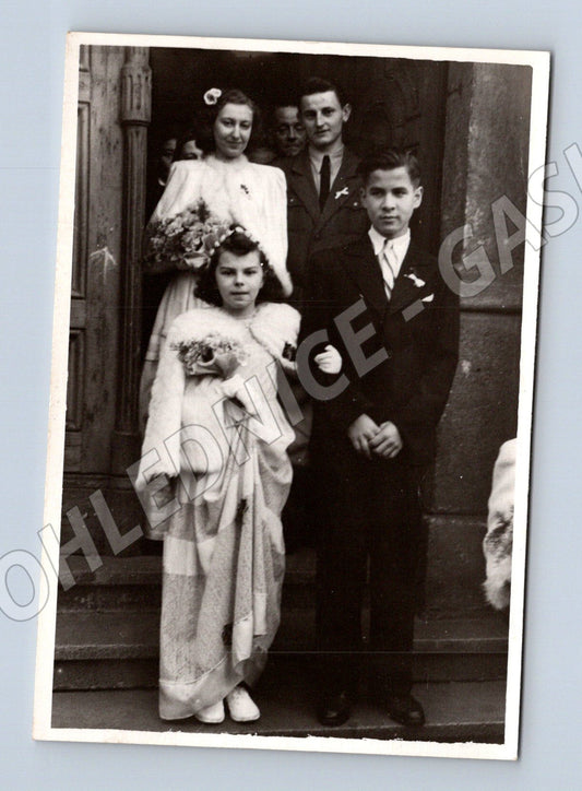 Pohlednice Plzeň svatební skupina do 1950 (M18405)