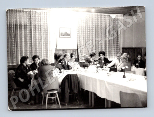 Pohlednice společenské posezení ČSR do 1950 (M18418)