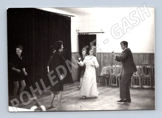 Pohlednice taneční sál společenská událost (M18421)