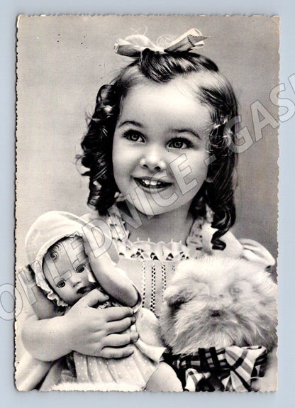 Pohlednice dívka s mašlí plyšák a panenka Itálie (M18435)