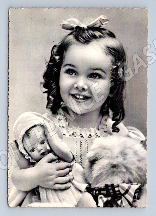 Pohlednice dívka s mašlí plyšák a panenka Itálie (M18435)