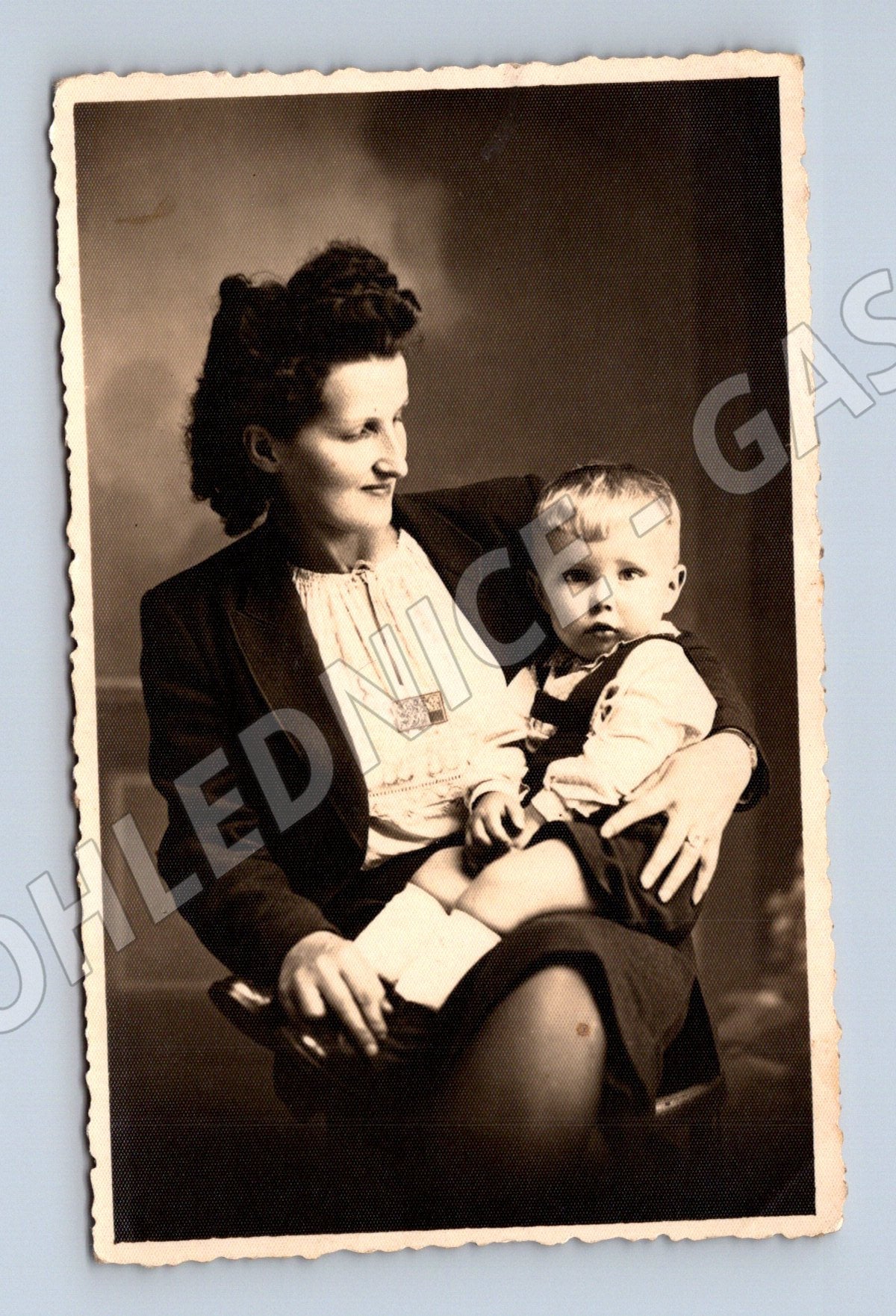 Pohlednice žena s dítětem Voigtländer čb (M18447)